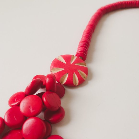 Vintage Wood Bright Red Candy Round Disc Beaded Statement Bold Bib Necklace - Picture 3 of 11